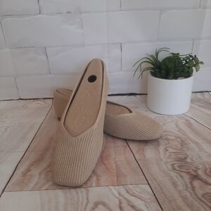 VIVAIA-Square-Toe V-Cut Flats (Margot 2.0) Color Almond Sz-39/ 8